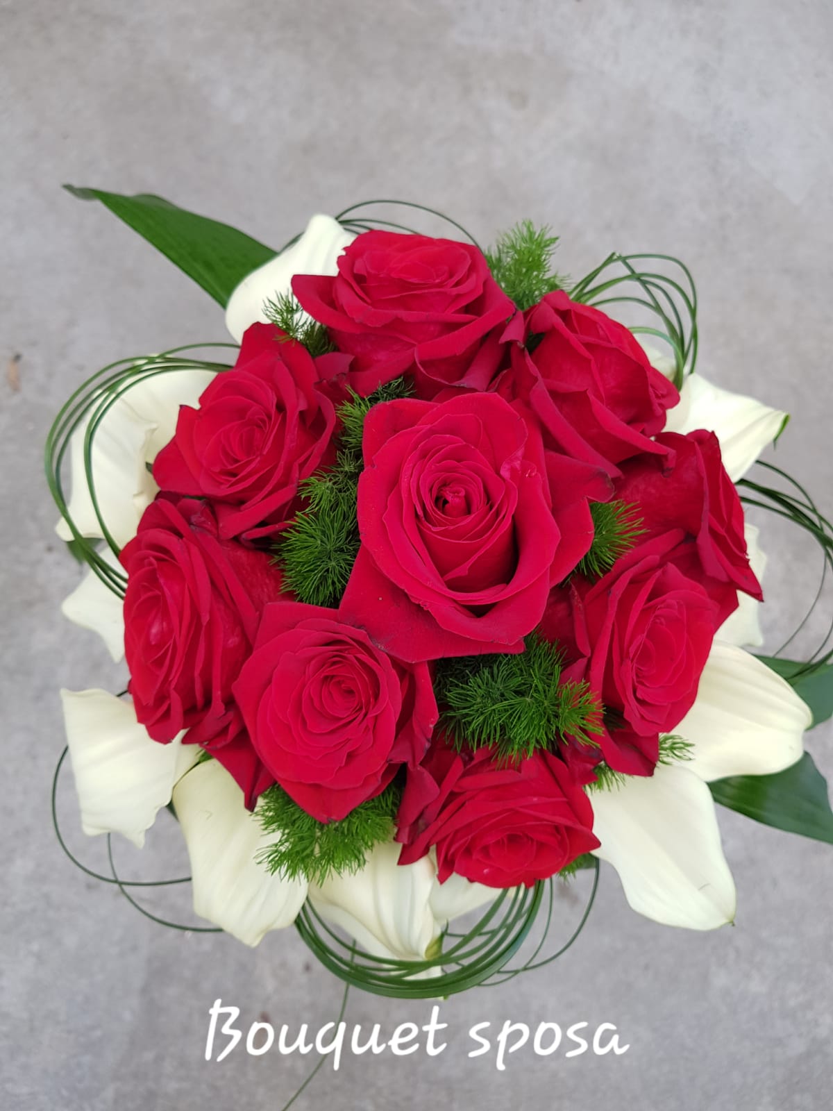 bouquet di rose per la sposa