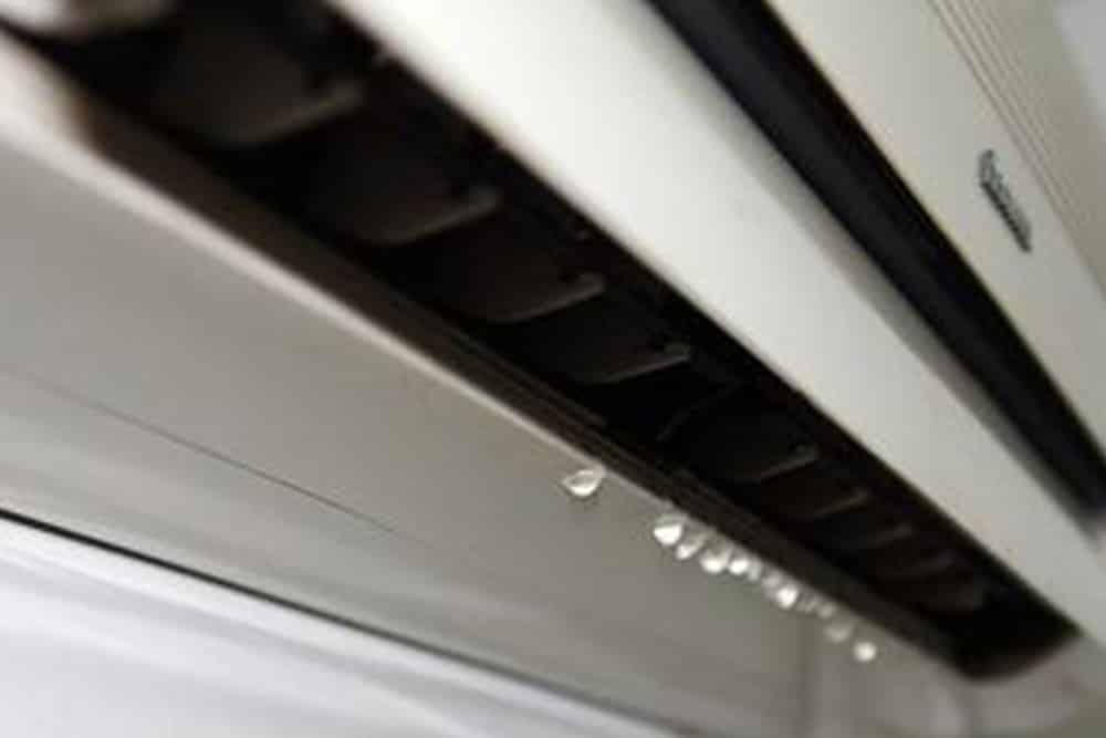 Air Conditioner that is leaking requiring a clean in Darwin