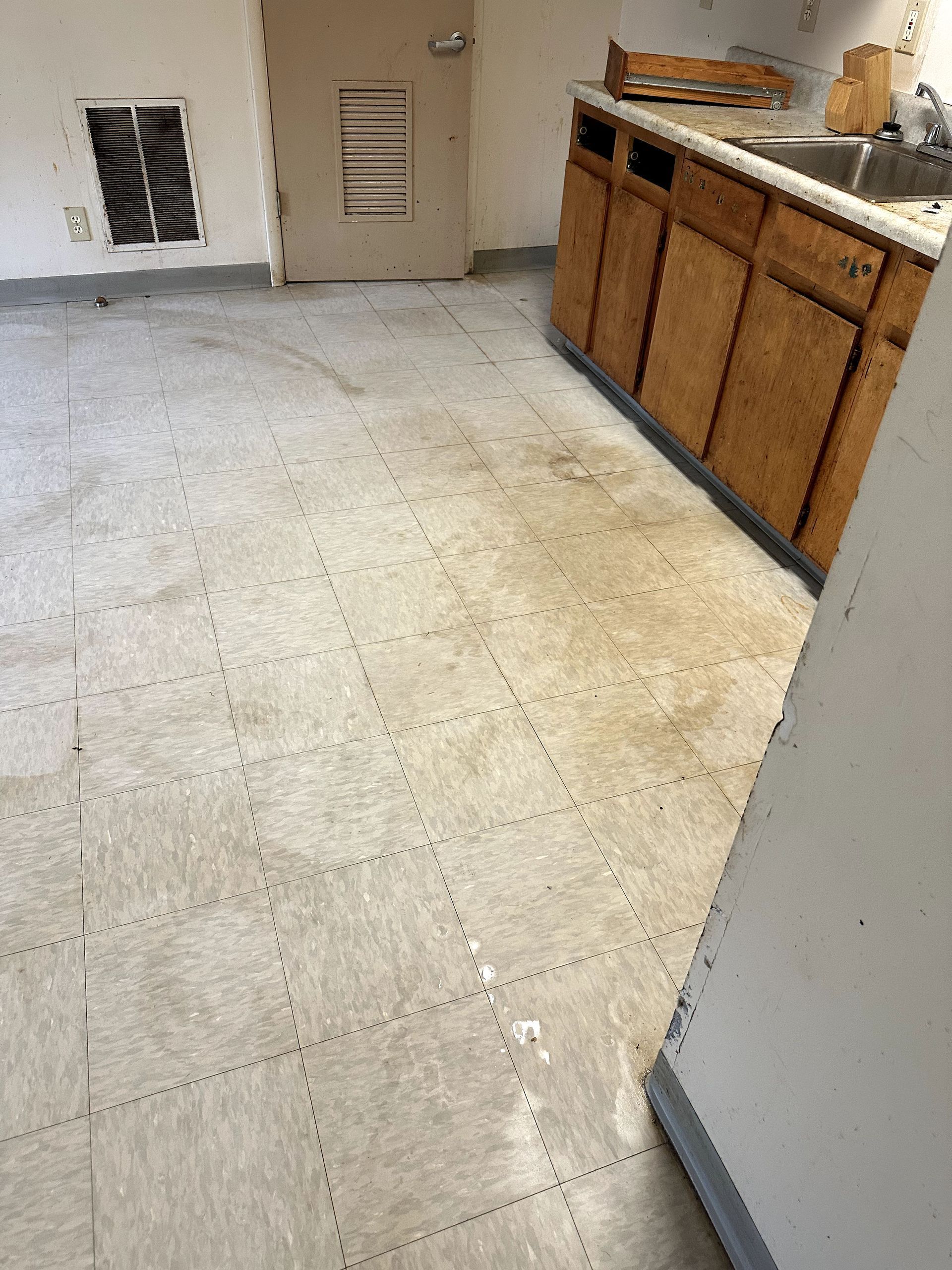 An after shot of a hoard cleanup in Pittsburgh, PA by Kingdom Bio Recovery & Restoration