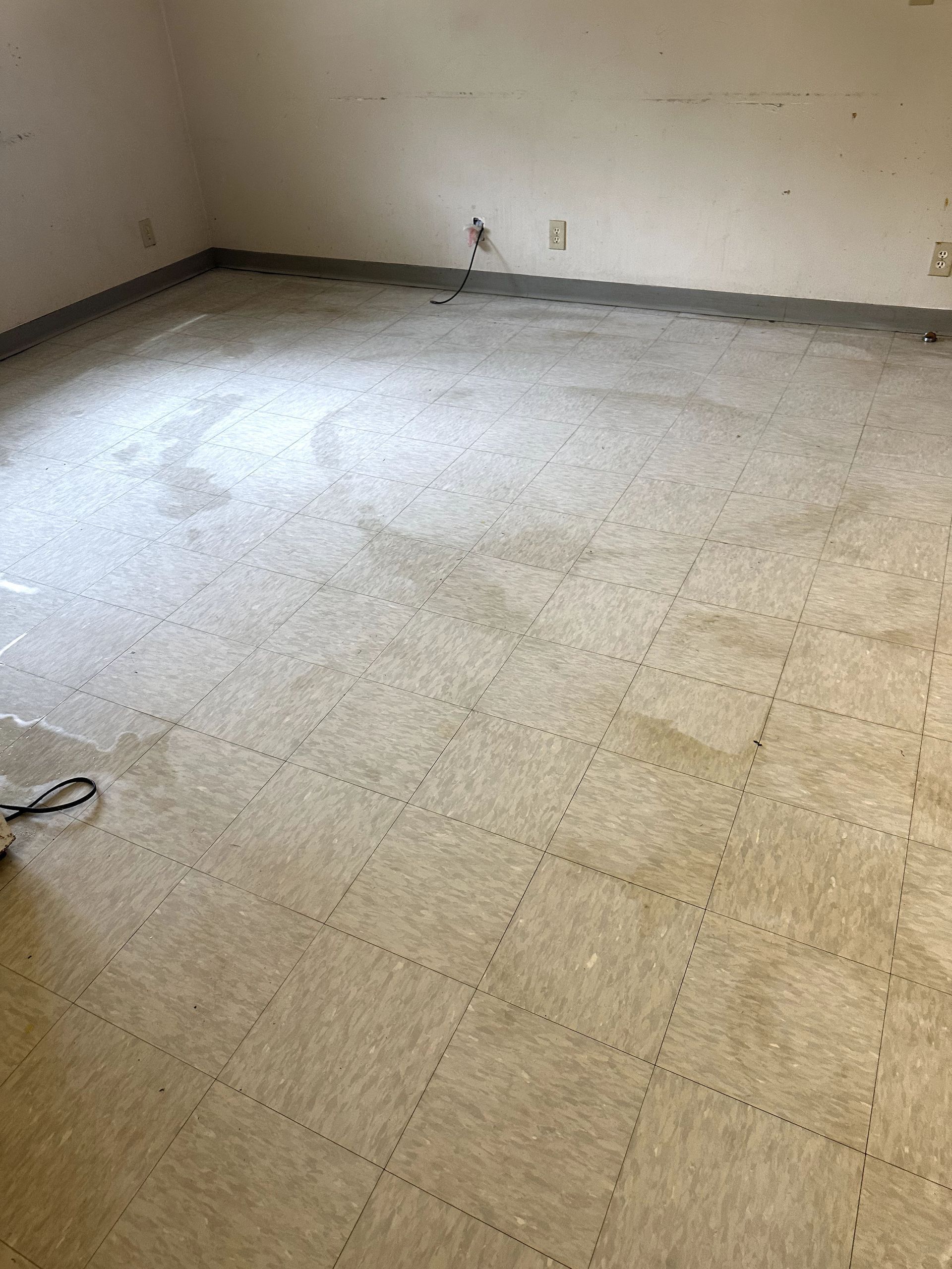 An after shot of a clean floor for a hoard cleanup in Pittsburgh, PA by Kingdom Bio Recovery & Restoration