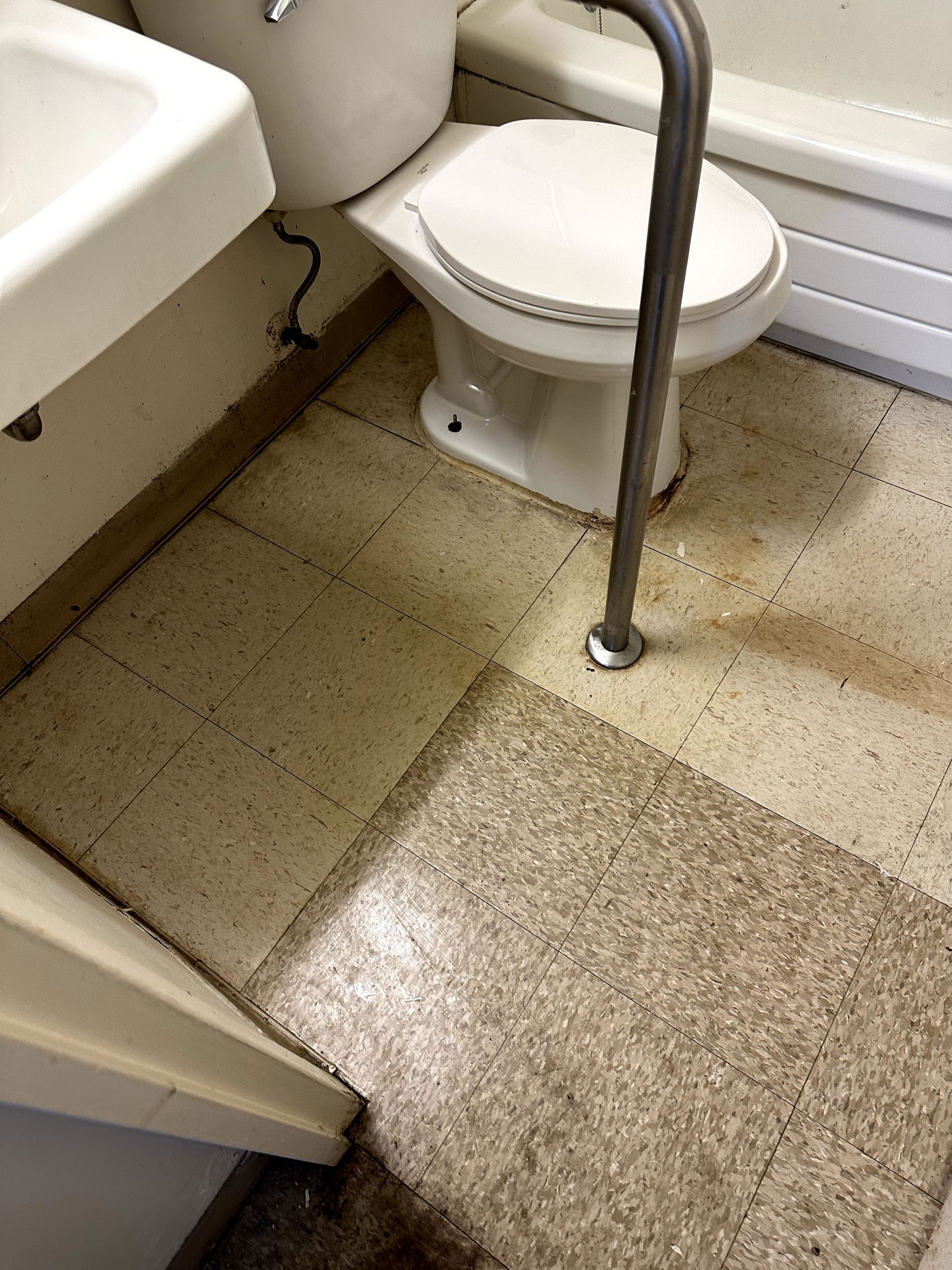 An after shot of a bathroom in a hoard cleanup in Pittsburgh, PA by Kingdom Bio Recovery & Restoration