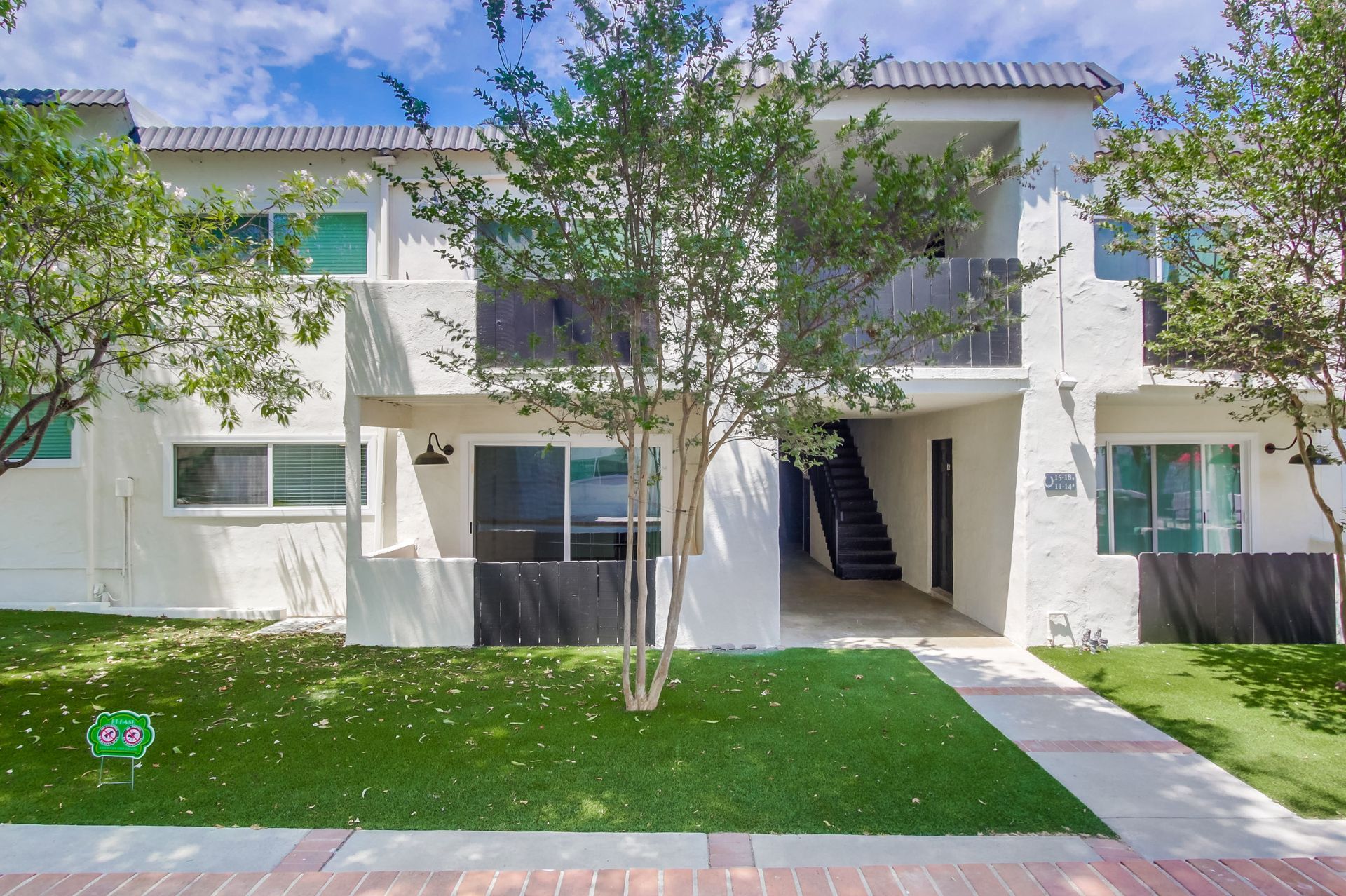 Photo showing the building seen from the sidewalk