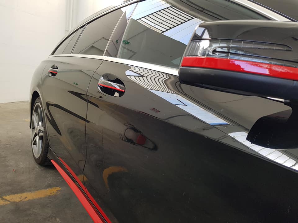 fiancata coperta con pellicola