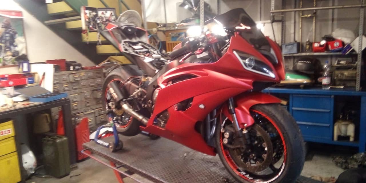 moto da strada personalizzata