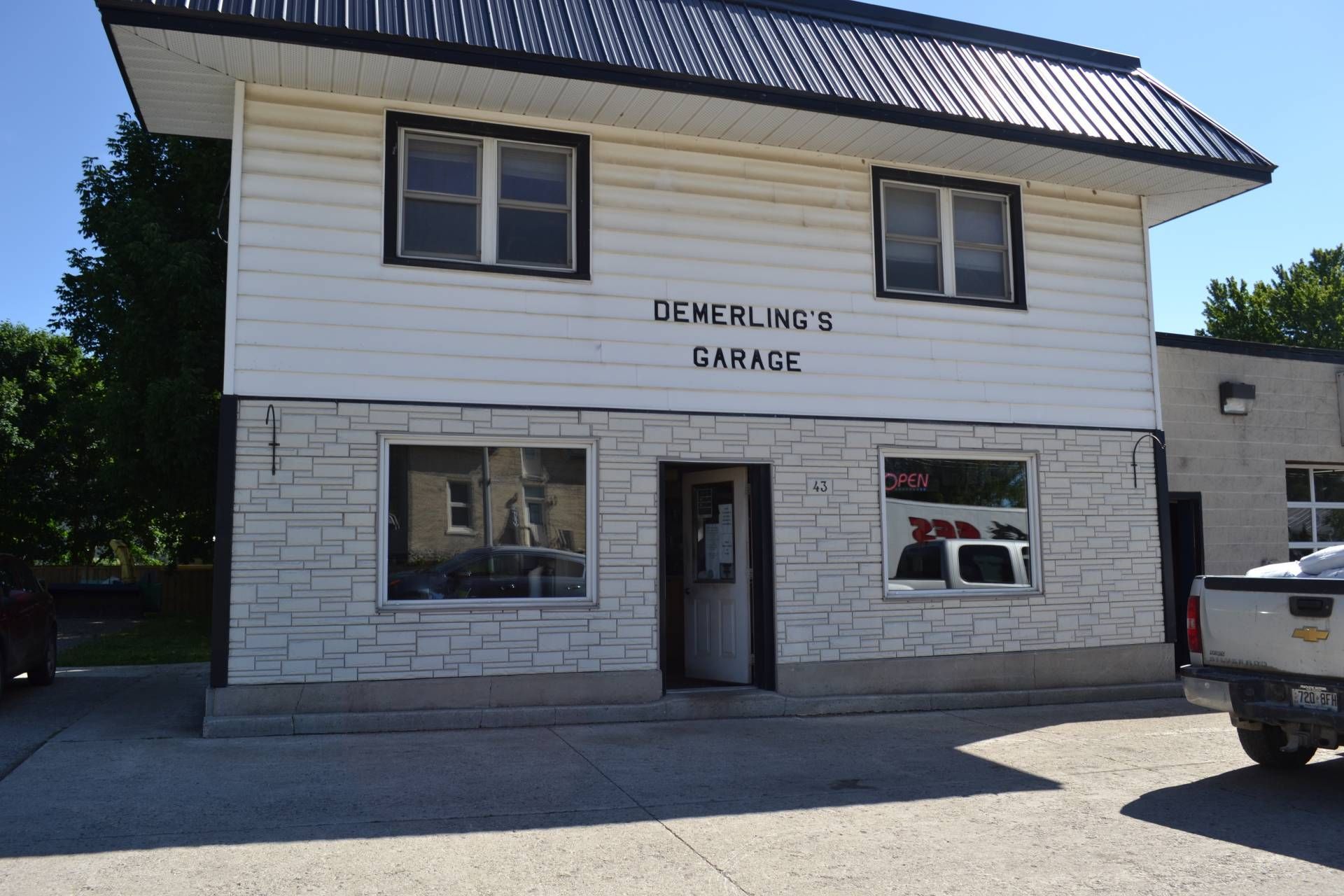 Demerling's Garage Repairs in Clifford