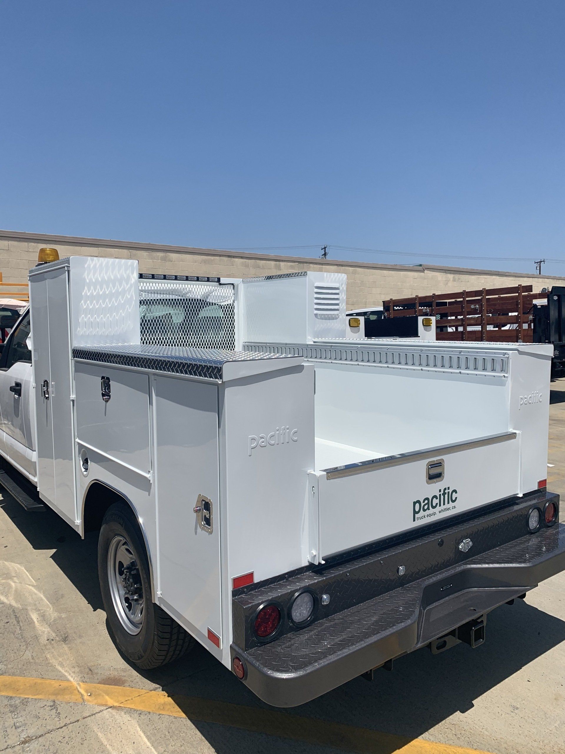 96401549 VF — Whittier, CA — Pacific Truck Equipment