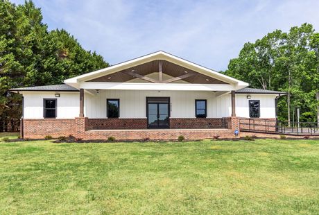 New location for Lake Norman Music School.