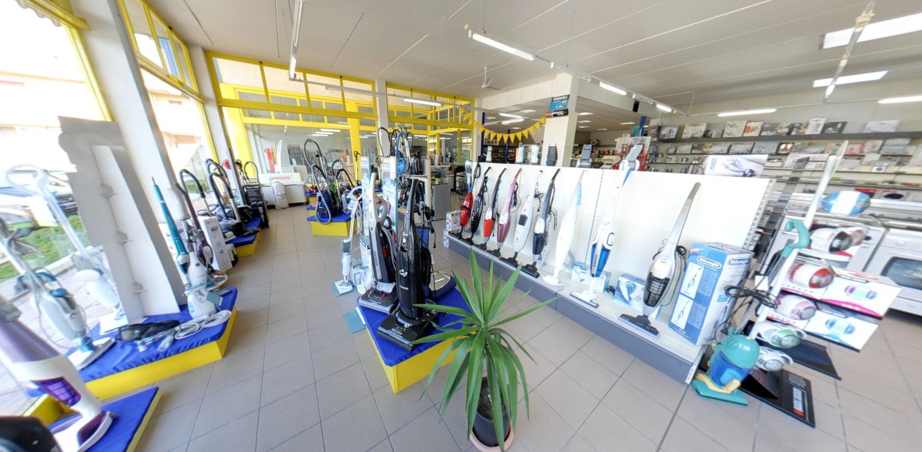 esposizione piccoli elettrodomestici