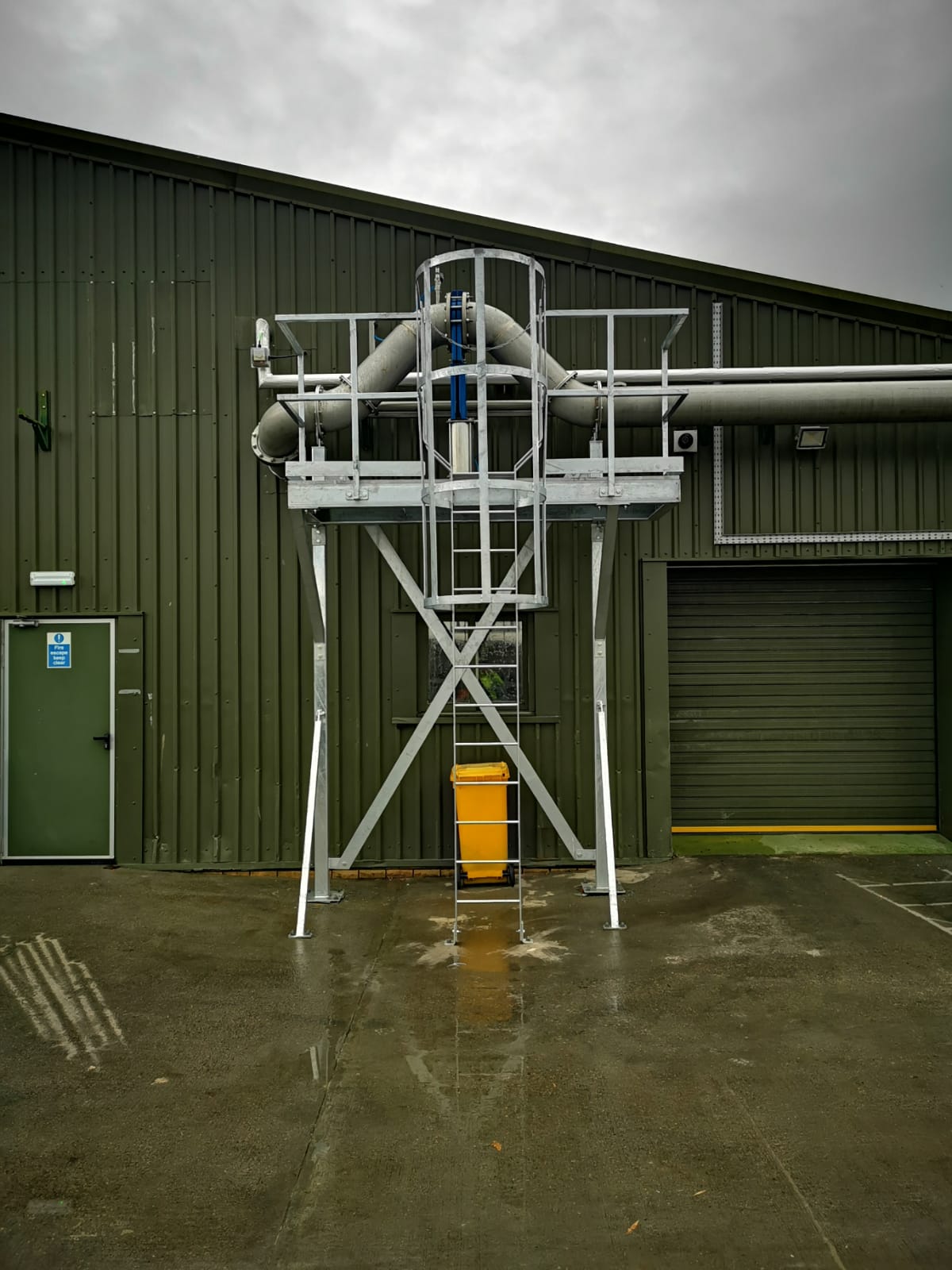 Custom outdoor commercial walkway