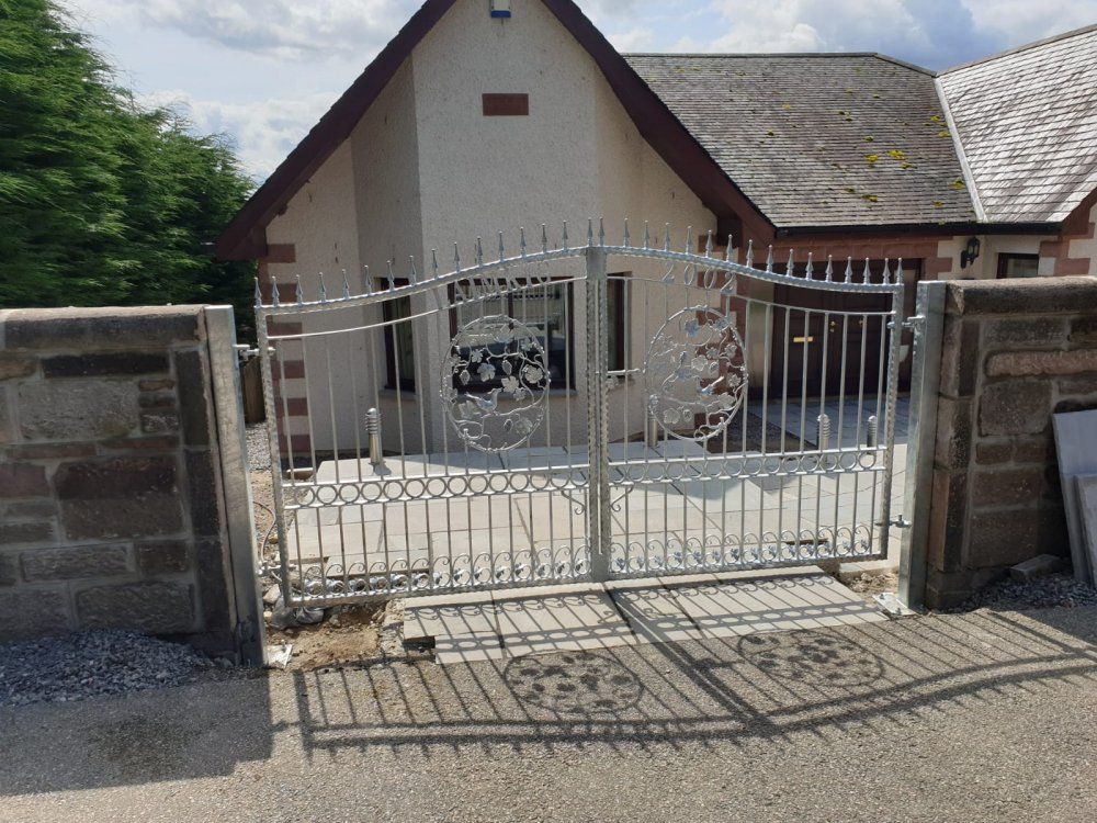 metal driveway gates