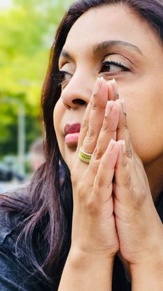 Een close-up van het gezicht van Farida, Ayurveda coach Den Haag