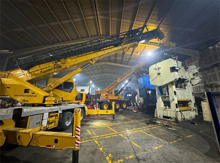 GRUAS INDUSTRIALES LOGÍSTICA SALAZAR