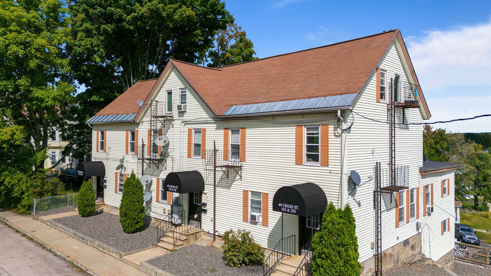 Exterior photo of 49 Cross Street