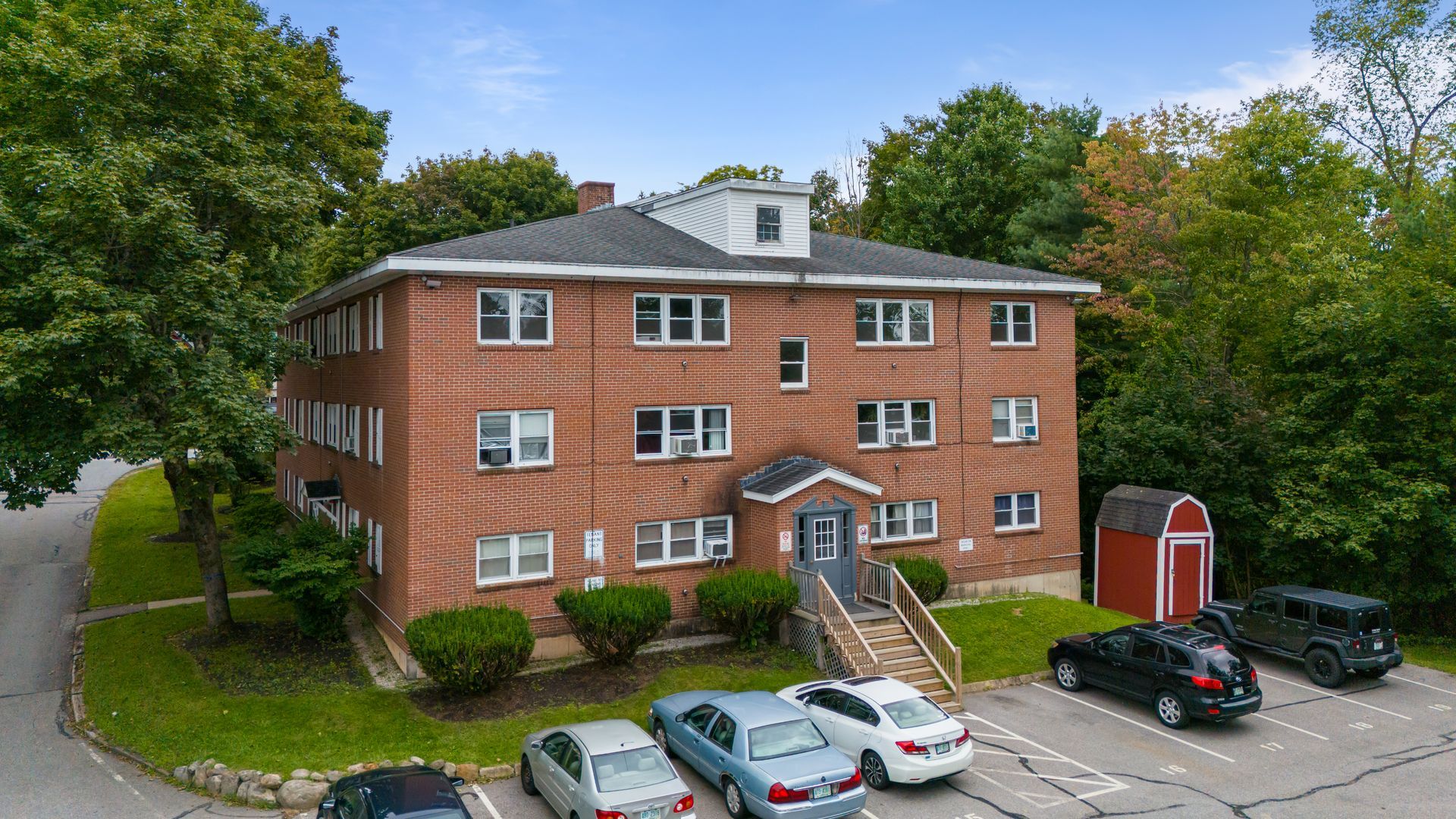 Exterior photo of Franklin Apartments