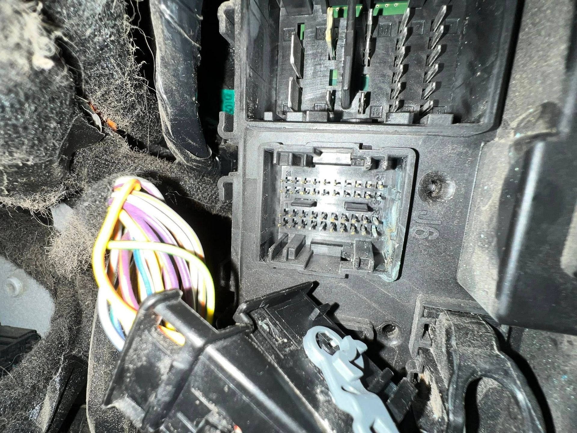 Hood Fuse Box | Encino Automotive