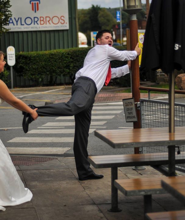 Wedding photography - couple posing