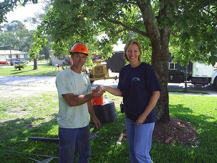 Treescape's Owner Shaking Hands with Customer — DeLand, FL — Treescapes Tree Removal Services
