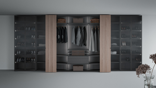 armadio moderno con ante scorrevoli