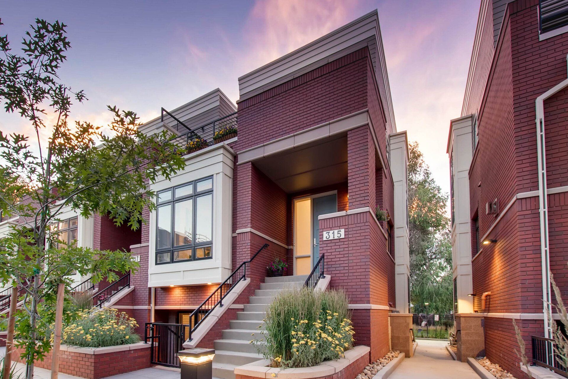 BROWNES ON HOWES EXTERIOR LINKS TO PAGE