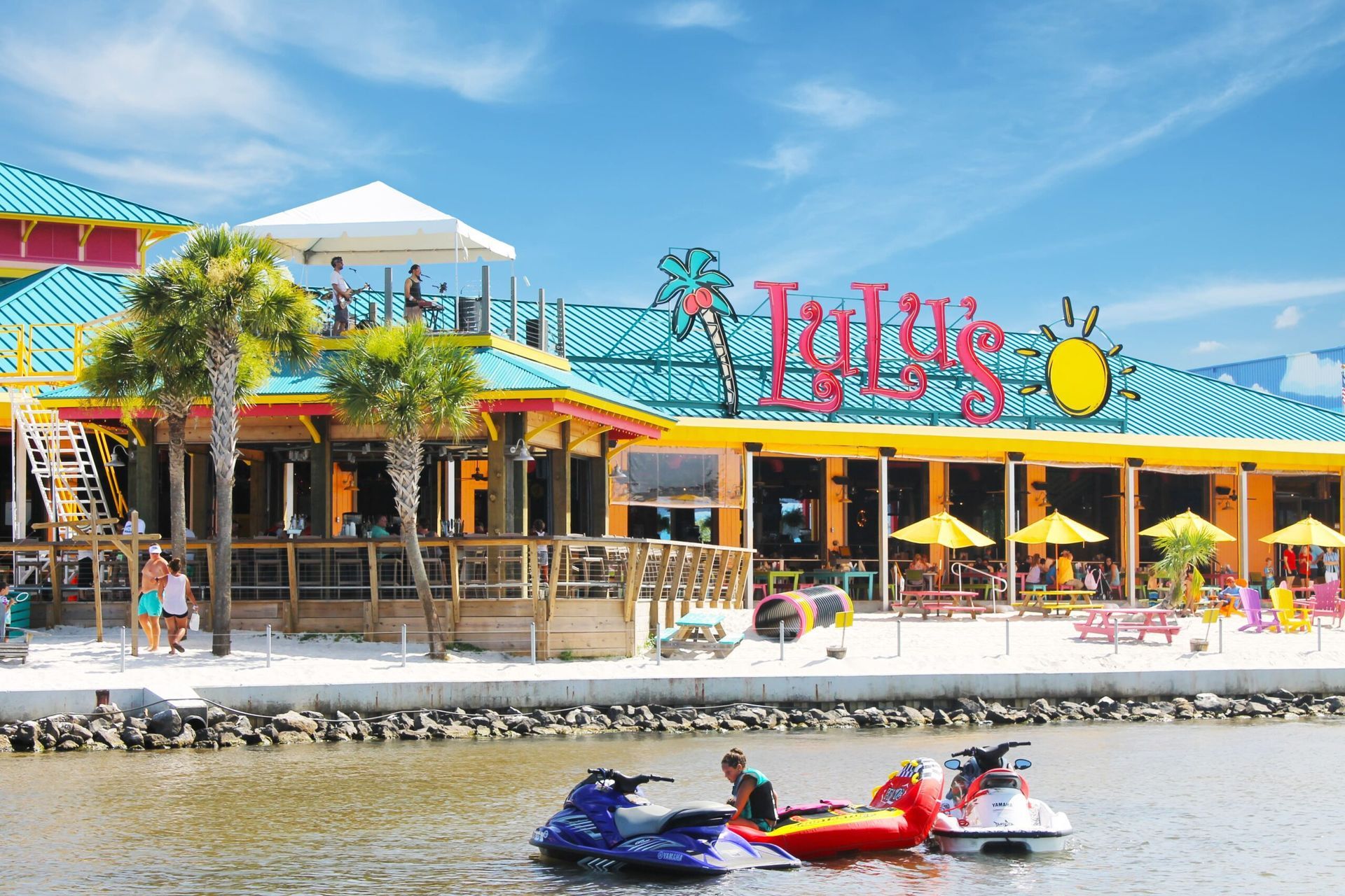 Lulu's in Destin.   30a Pontoon Rental and 30a yacht Charters offers Yacht Charters in Destin and Yacht Charters in Sandestin
