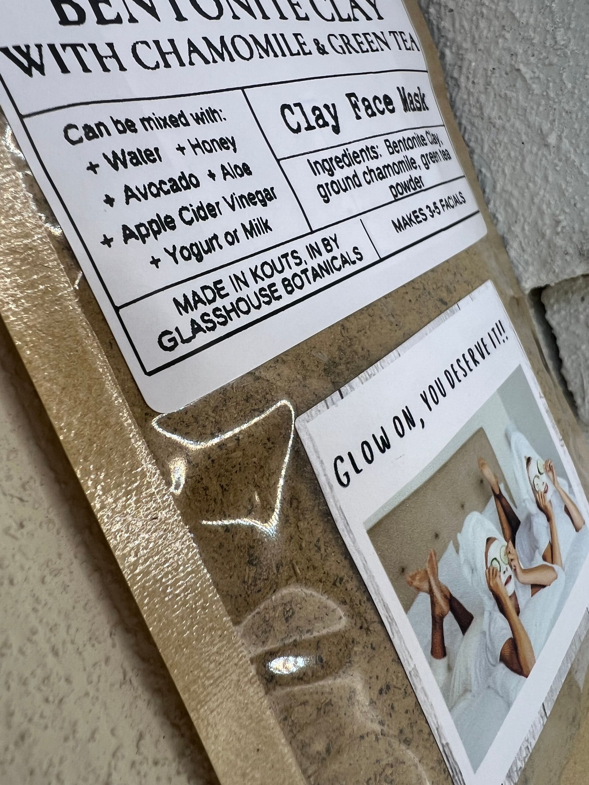 Bentonite Clay Face Mask With Chamomile & Green Tea