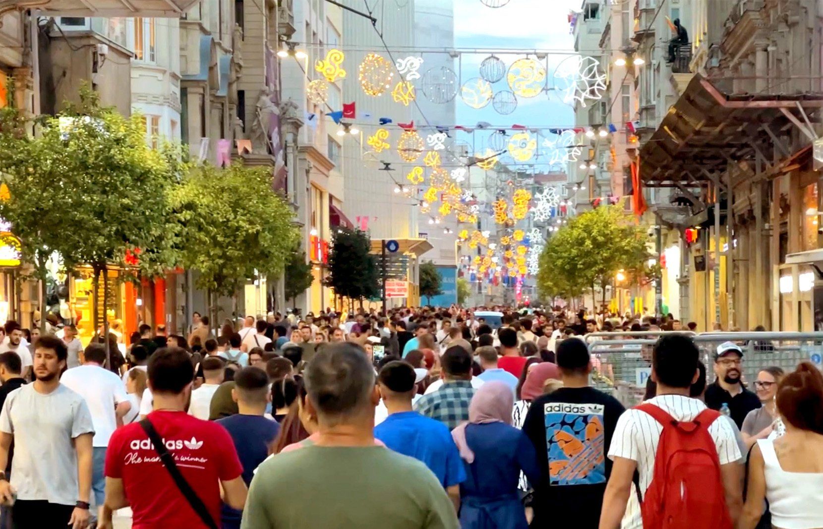 crowds-flock-to-istiklal-street-istanbul