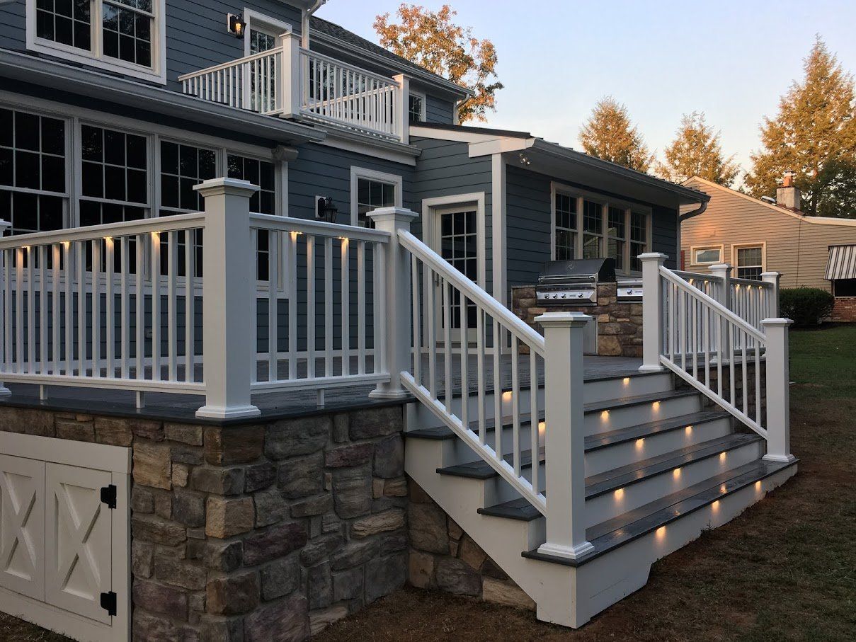 Deck Rails and Steps Lighting