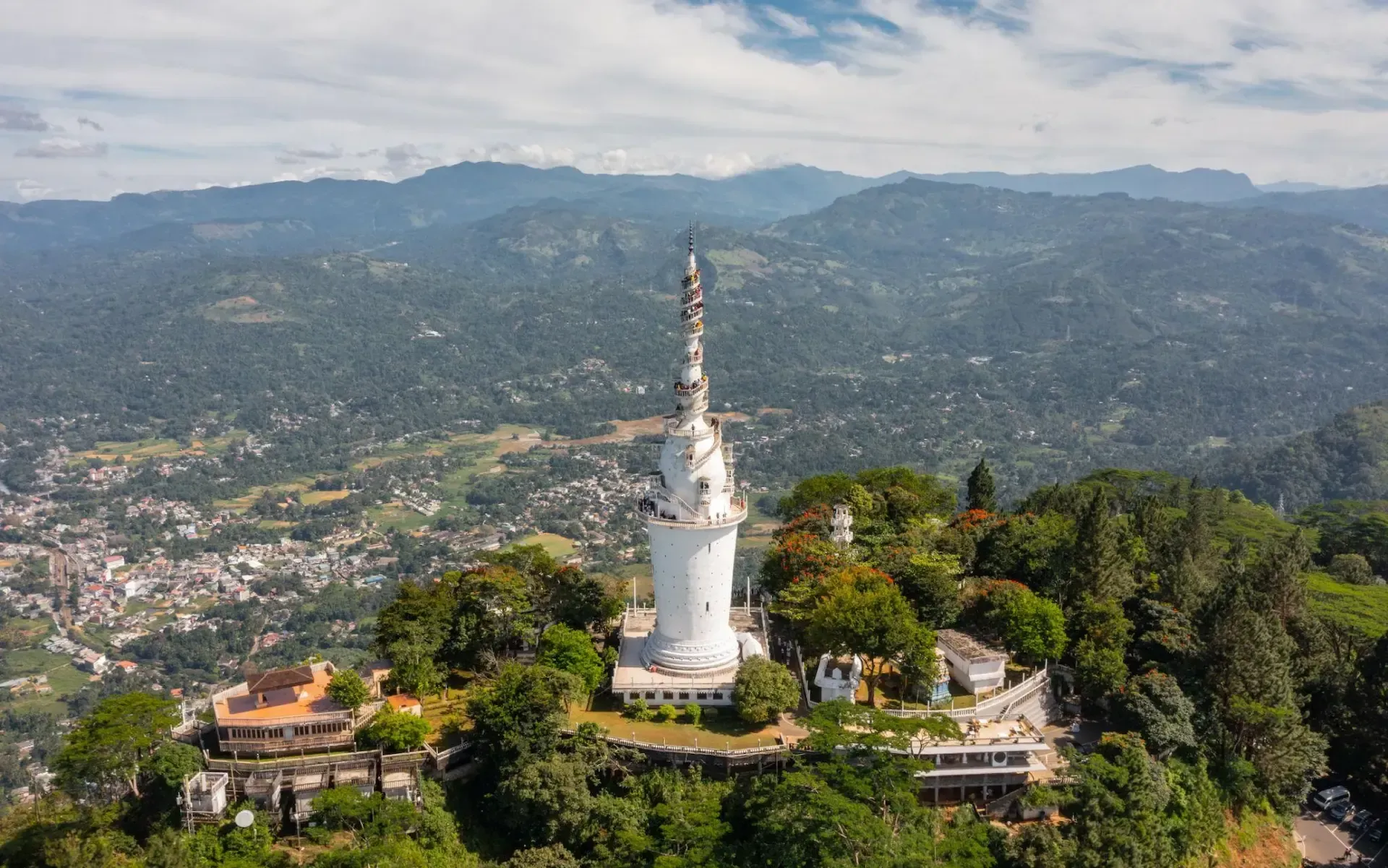 Ambuluwawa-Tower-viewpoint-Sri-Lanka