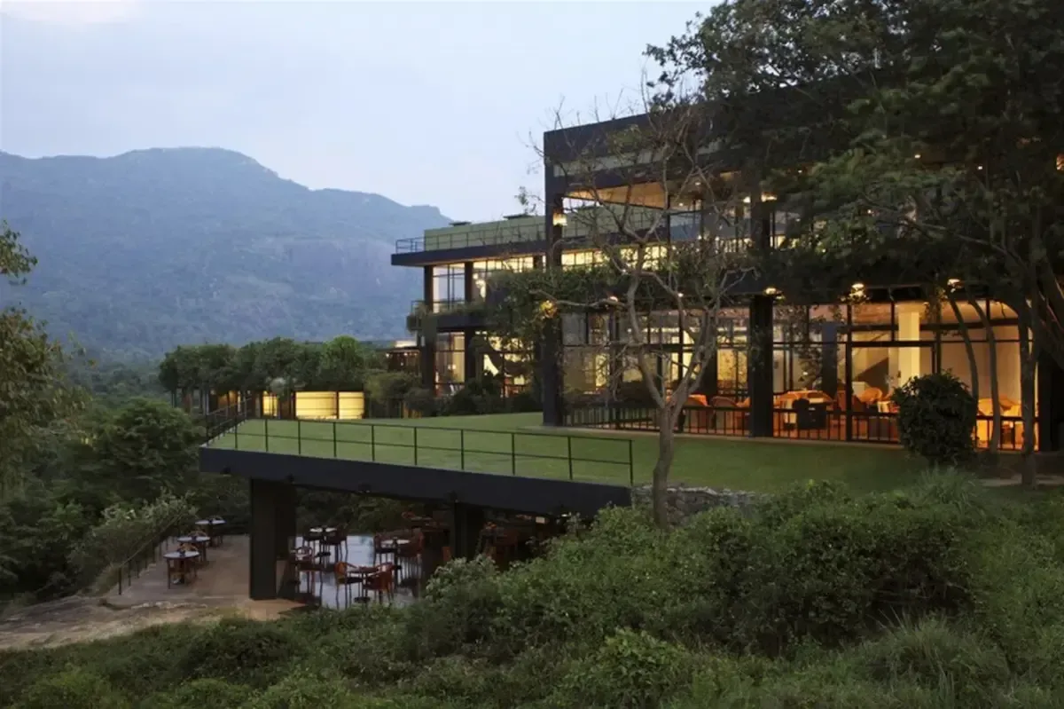 Heritance-Kandalama-luxury-hotel-surrounded-by-nature-near-Dambulla-Sri-Lanka