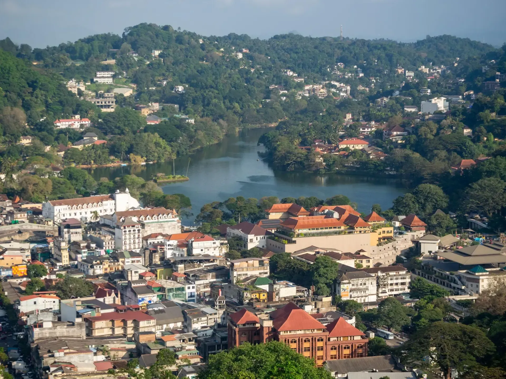 Hiking-trails-and-nature-experiences-around-Kandy-Sri-Lanka