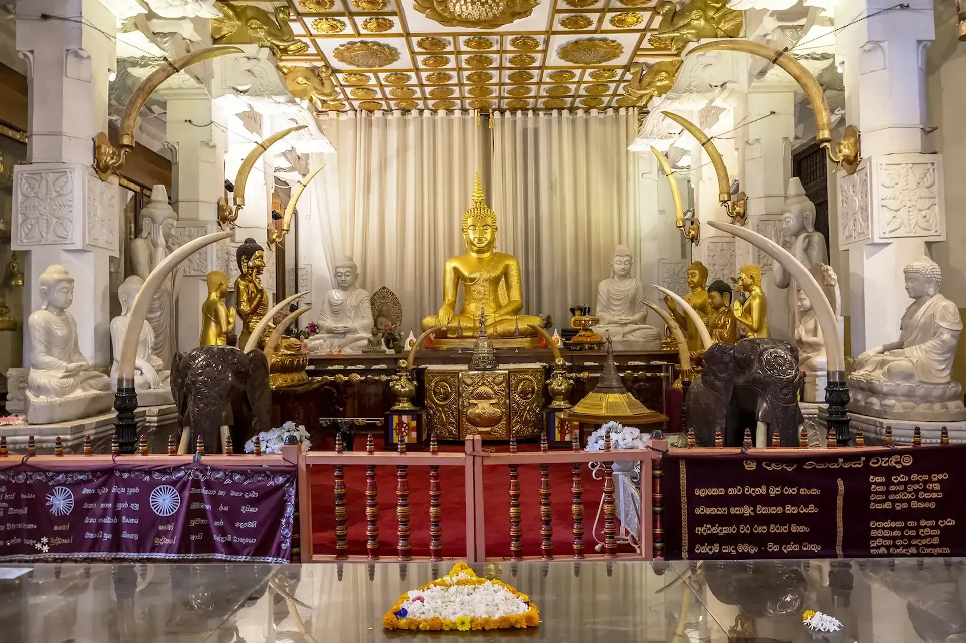 Visitors-exploring-Temple-of-the-Tooth-Relic-in-Kandy-Sri-Lanka