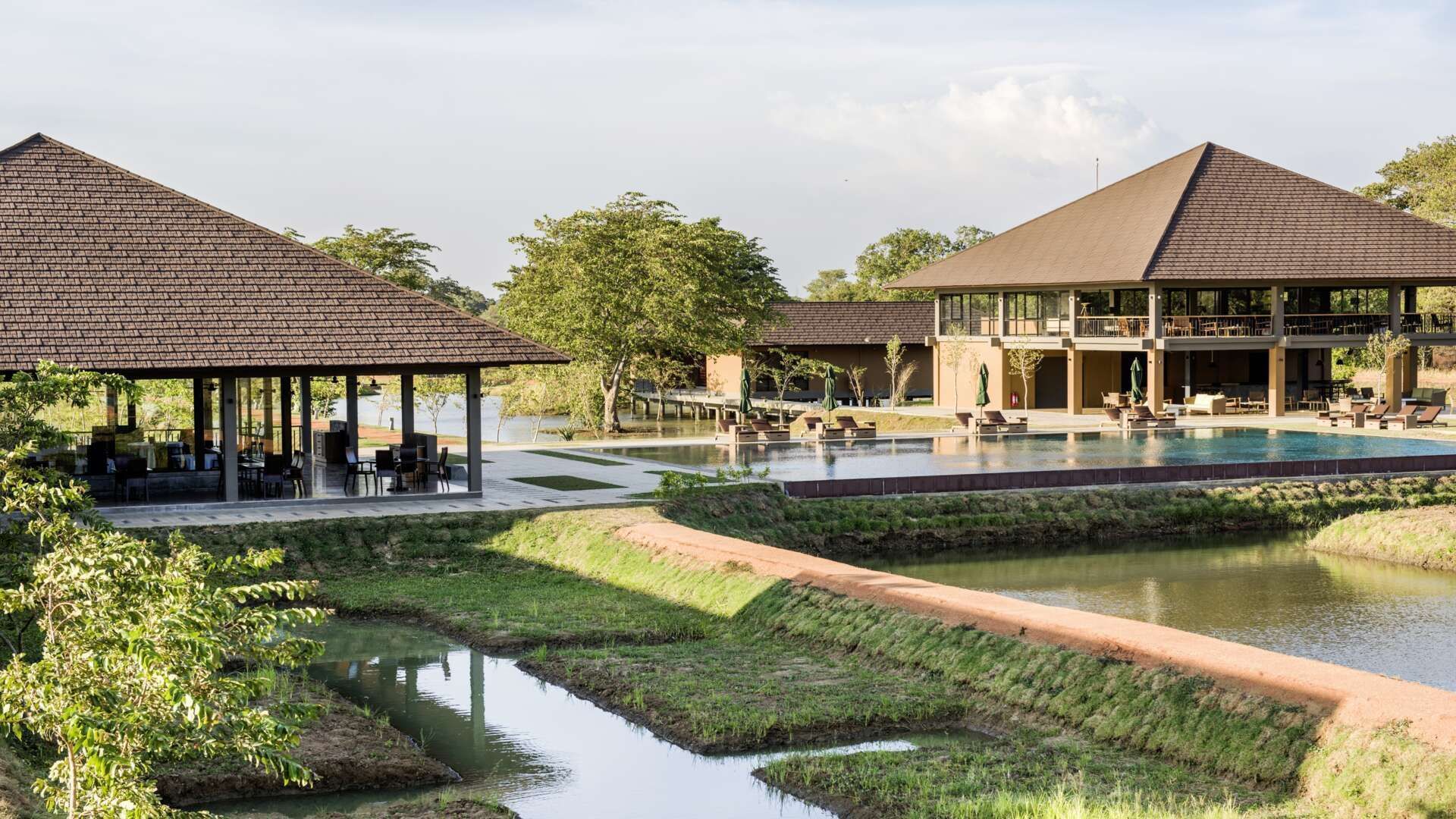 Water-Garden-Sigiriya-luxury-resort-surrounded-by-nature-Sri-Lanka