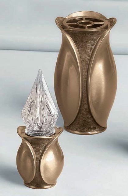 portafiori e luce perpetua cimiteriale