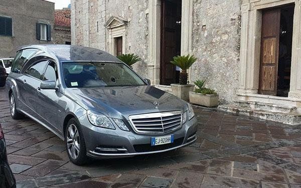 carro funebre Mercedes