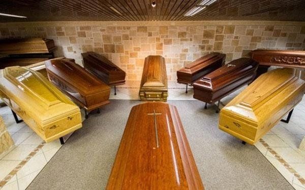 casse in legno di diverse essenze