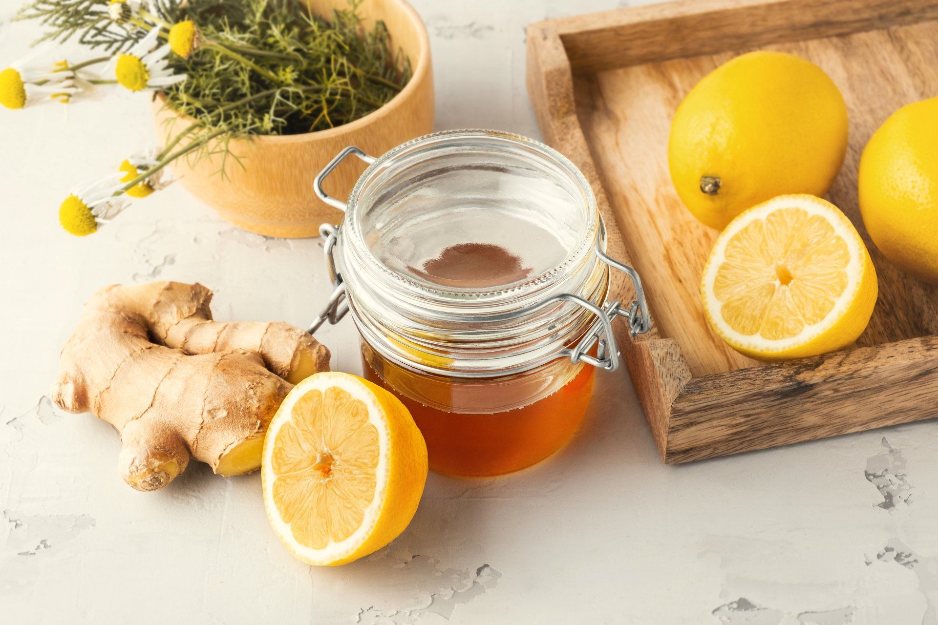 Имбирь мед и лимон рецепт от простуды. Натуральное средство от простуды. Глицерин, мёд и лимоном.. Имбирь и мед. Лимон с имбирем.