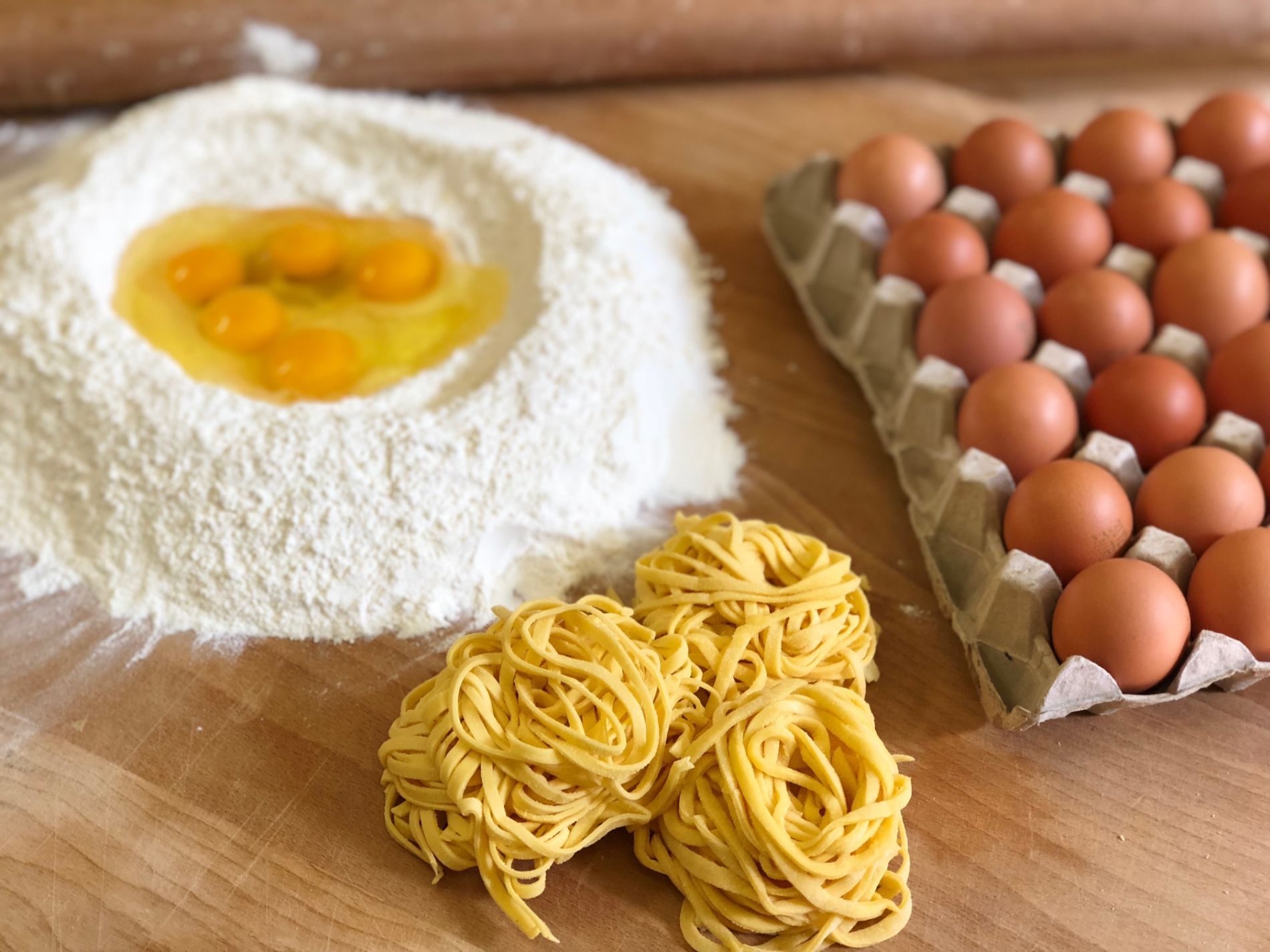 preparazione della pasta fresca all'uovo