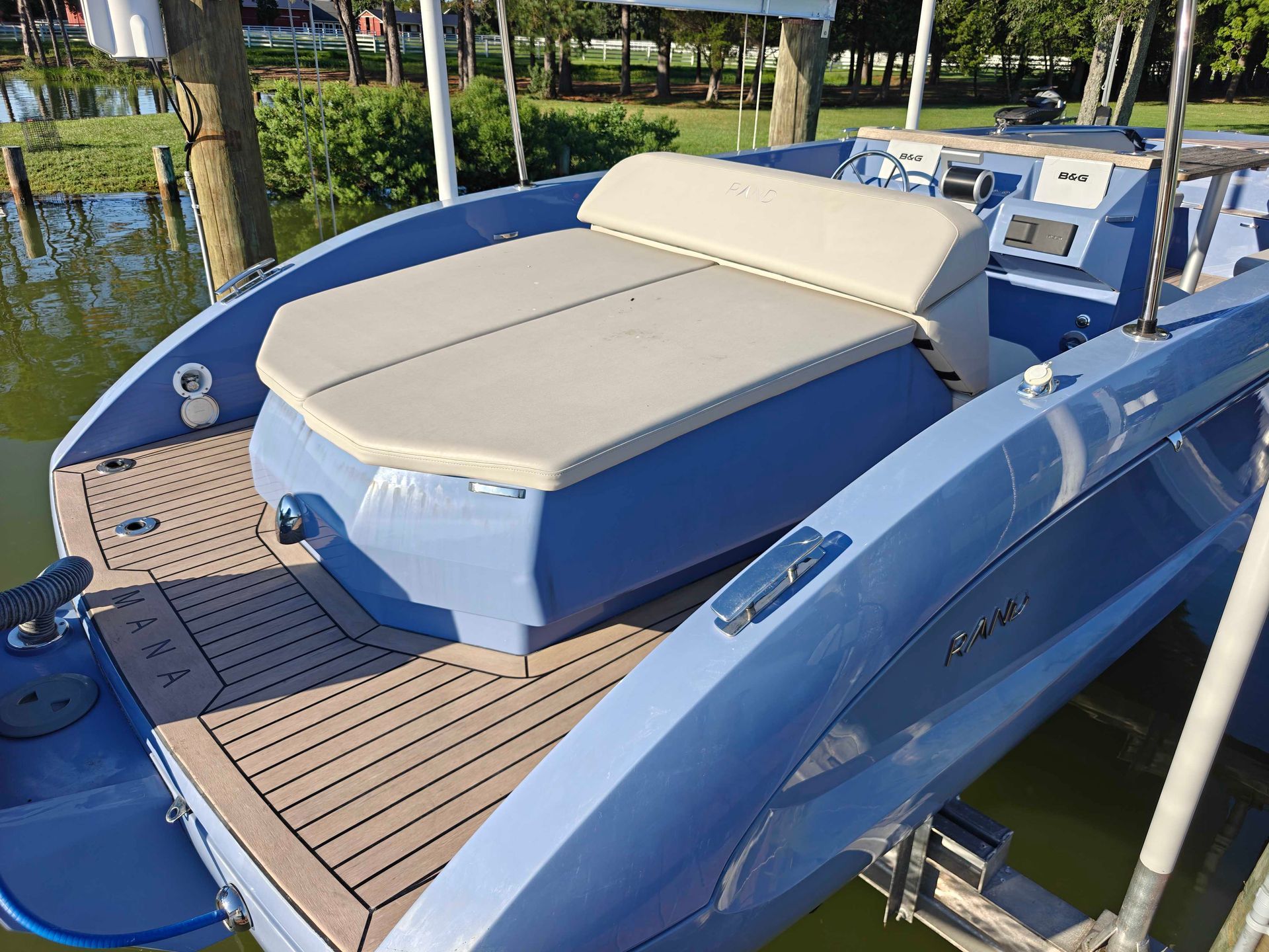 stern of periwinkle RAND Mana23