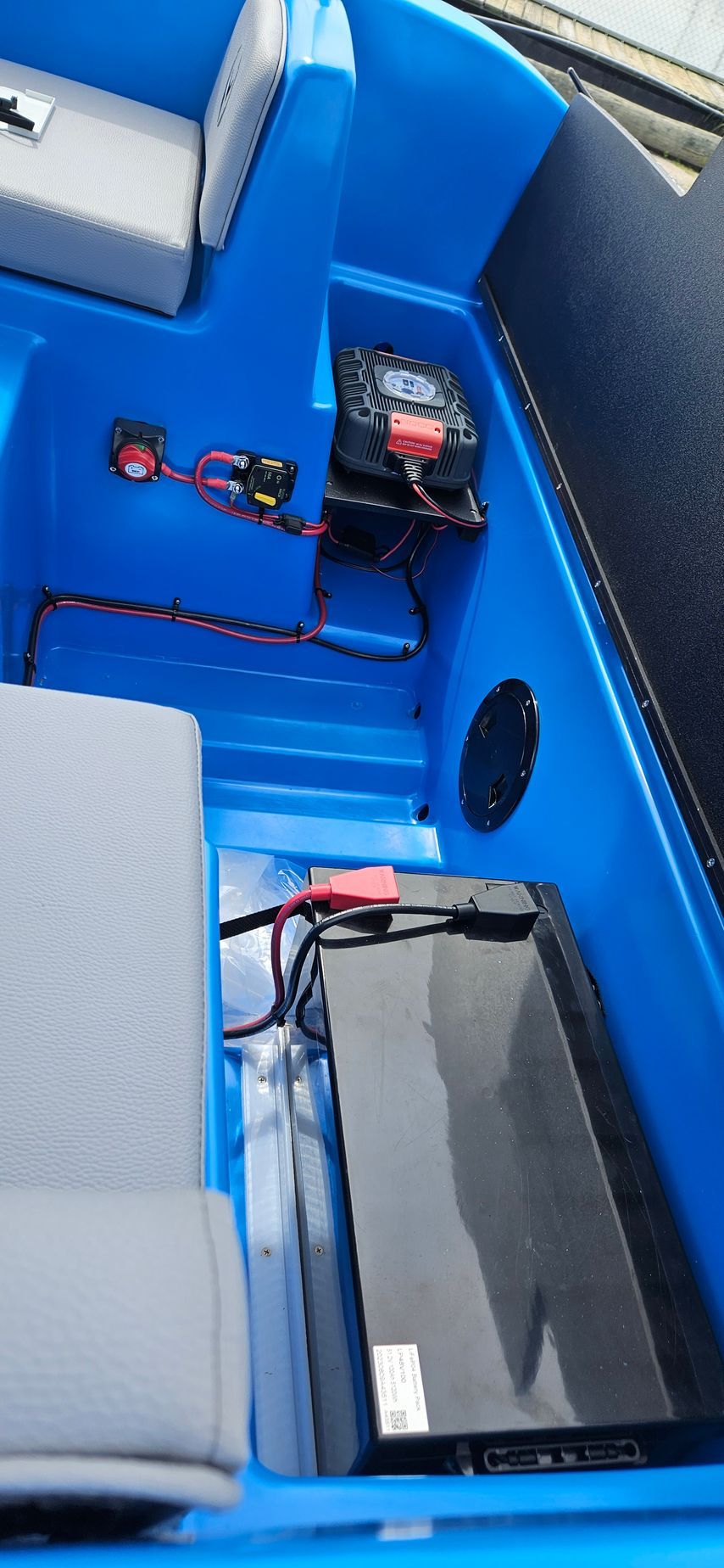 Blue Phantom plastic boat - battery compartment