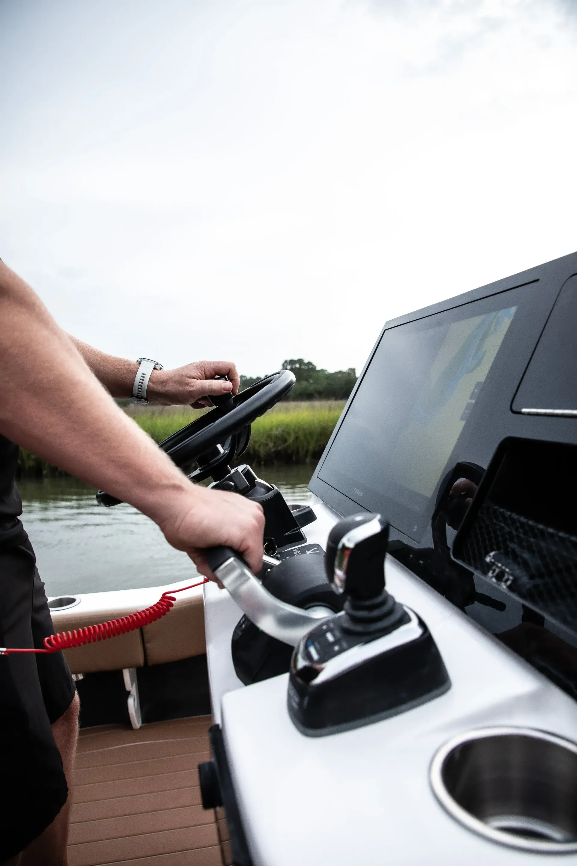 Artemis23  T Top helm with captain and nav screen