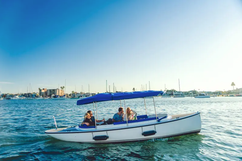 Electric gondala style cocktail cruiser boat 21 feet long displacement hull design Texas for sale