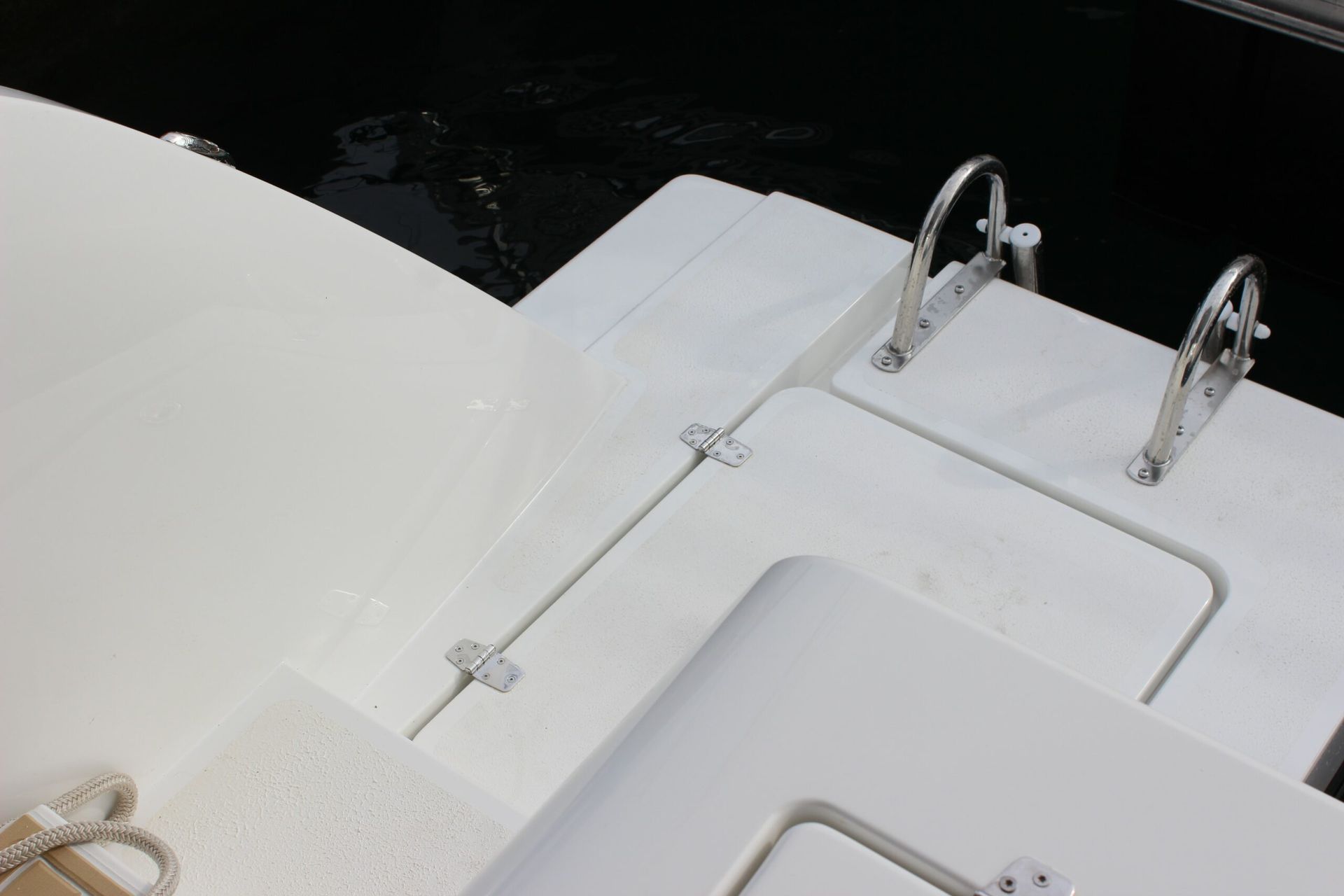 stern and swim ladder of Milikan M10