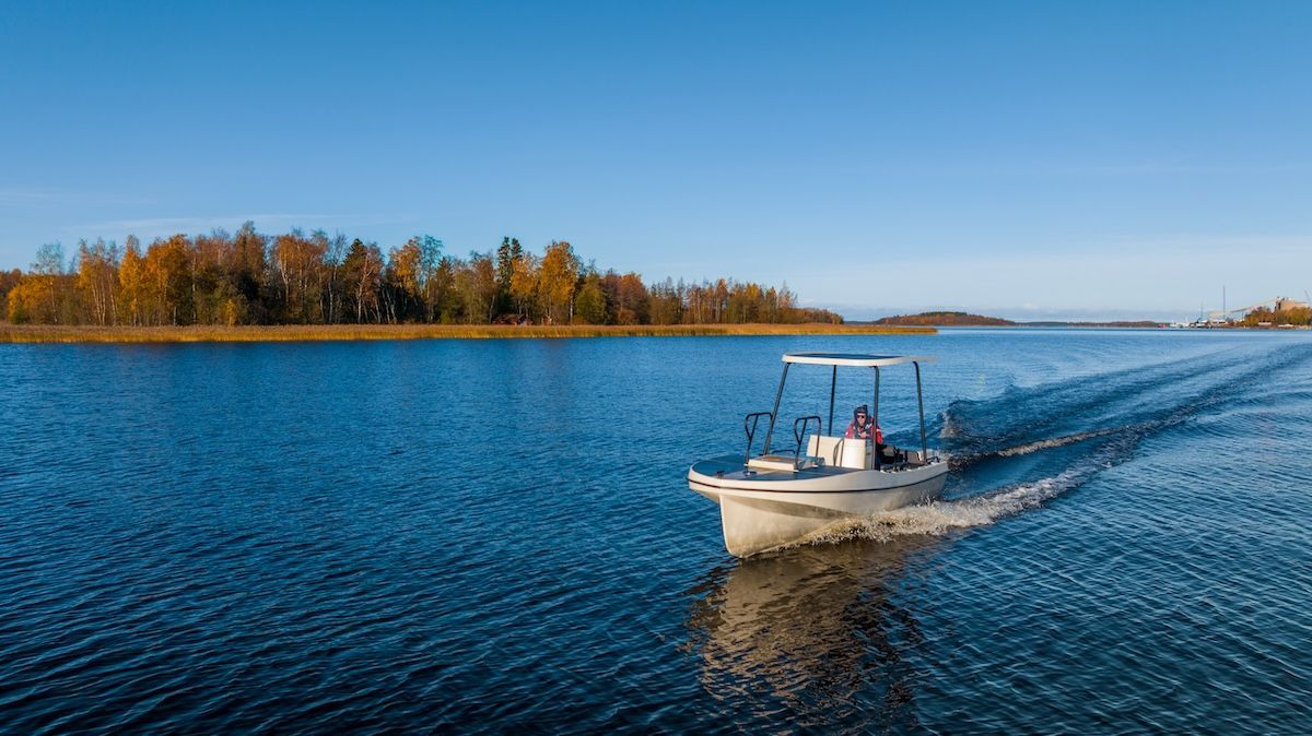 Amber solar electric cruiser one person captain center console hard top solar roof