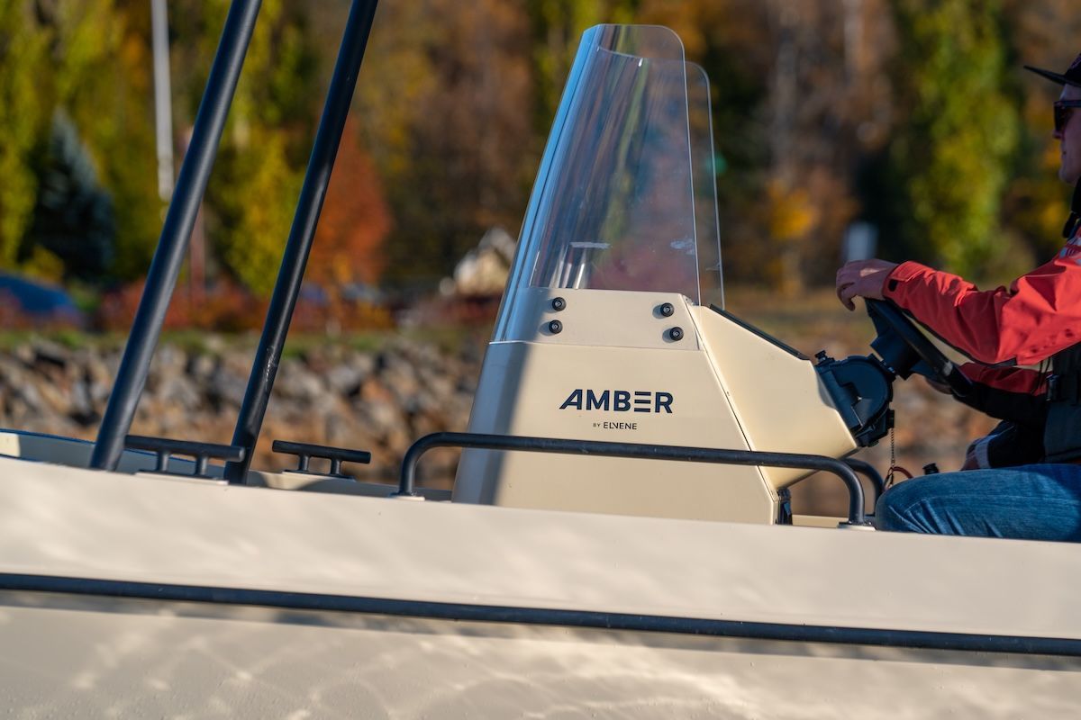 Close up of helm of Amber boat from Elvene boats center console fiberglass