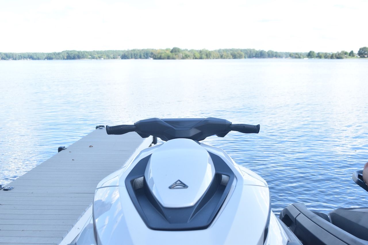 White Taiga Orca Lake Anna front view