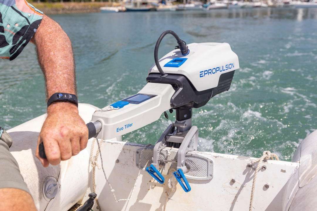 Epropulsion outboard motoron back of boat tillered steering