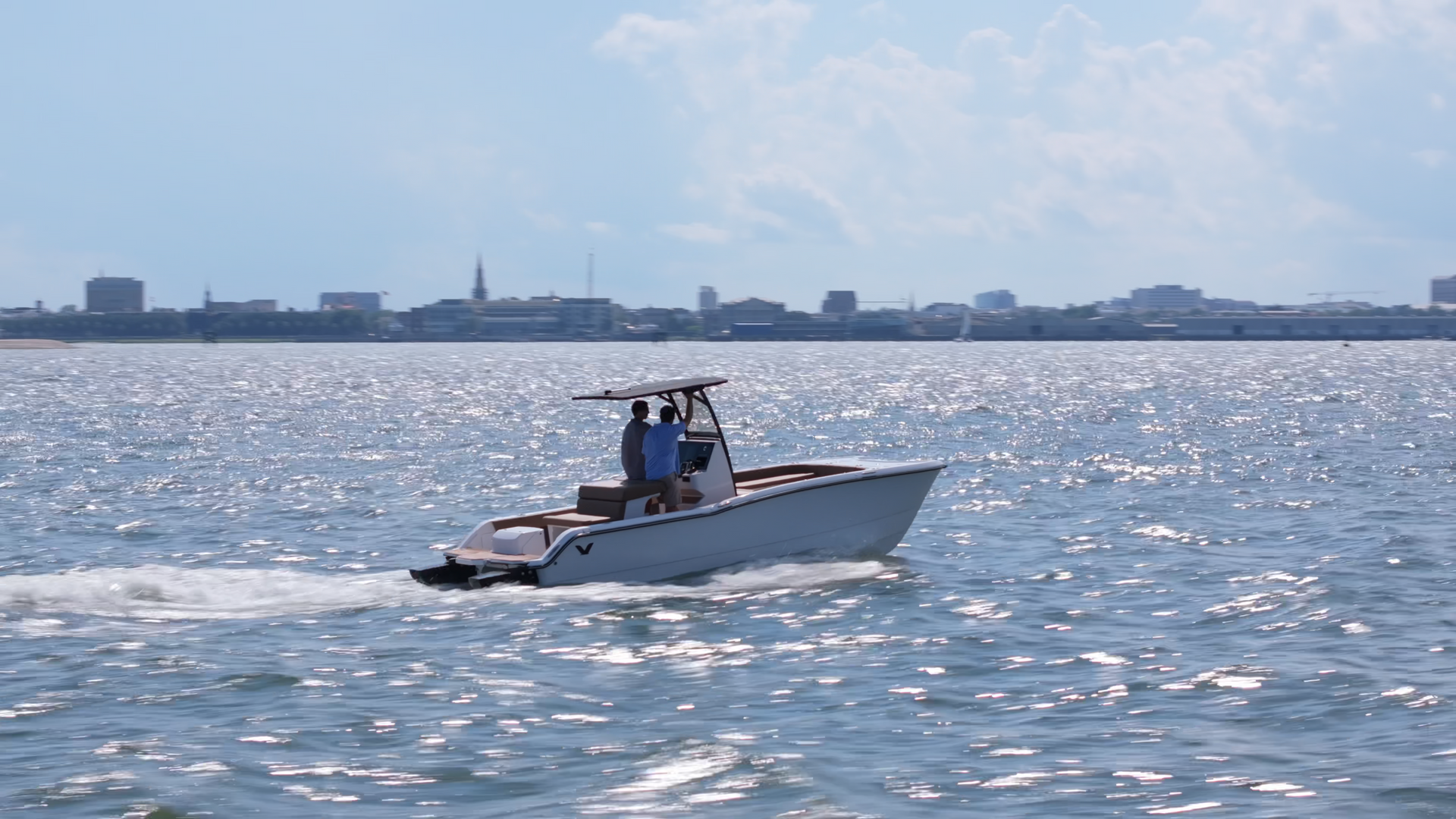 Artemis23' T-Top Center console electric boat 