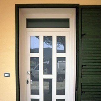 portoncino d'ingresso bianco