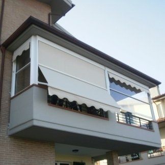 balcone con tenda per esterno