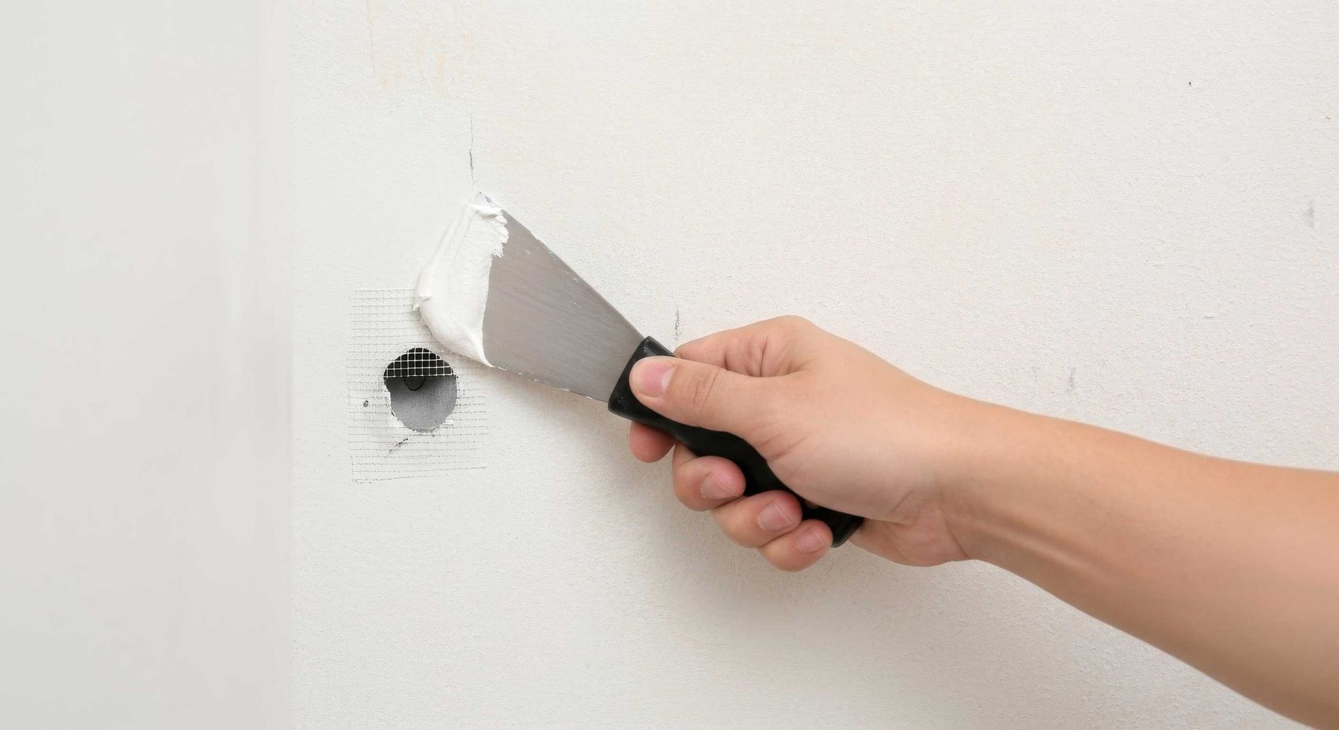 Plaster Wall Repair and Touch Up by Local Handyman in Gailes